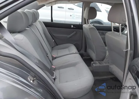 2004 Volkswagen Jetta Gl from USA, damaged, VIN 3VWRK69M74M071531